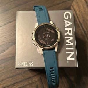 Garmin Fenix 5S Sapphire Edition